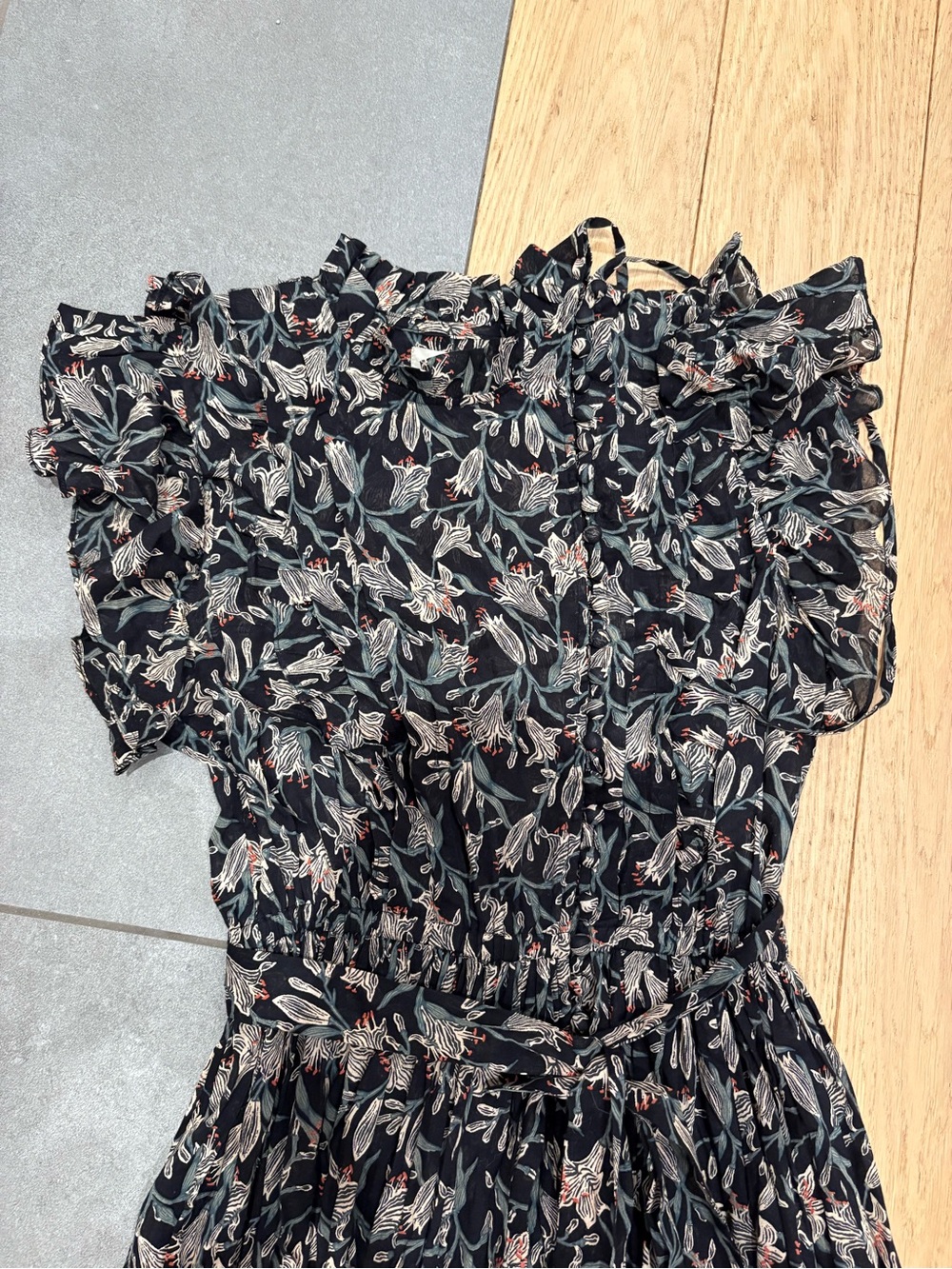 Doen Carnation Black Floral Ruffle Sleeve Maxi Dress - Picture 7 of 10